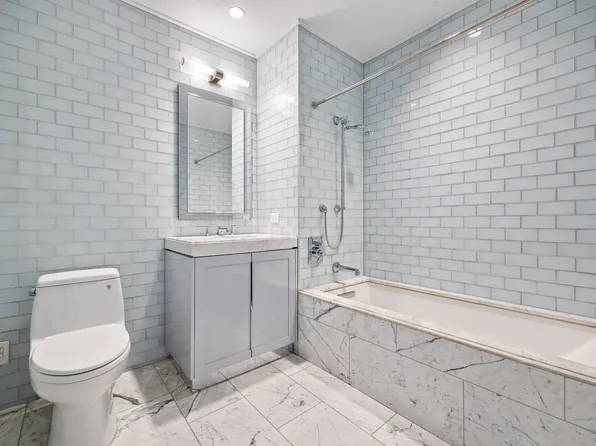 301 East 81st Street image 20 of 31