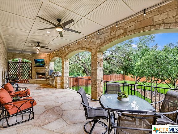 4th image of 2272 Park Place Cir