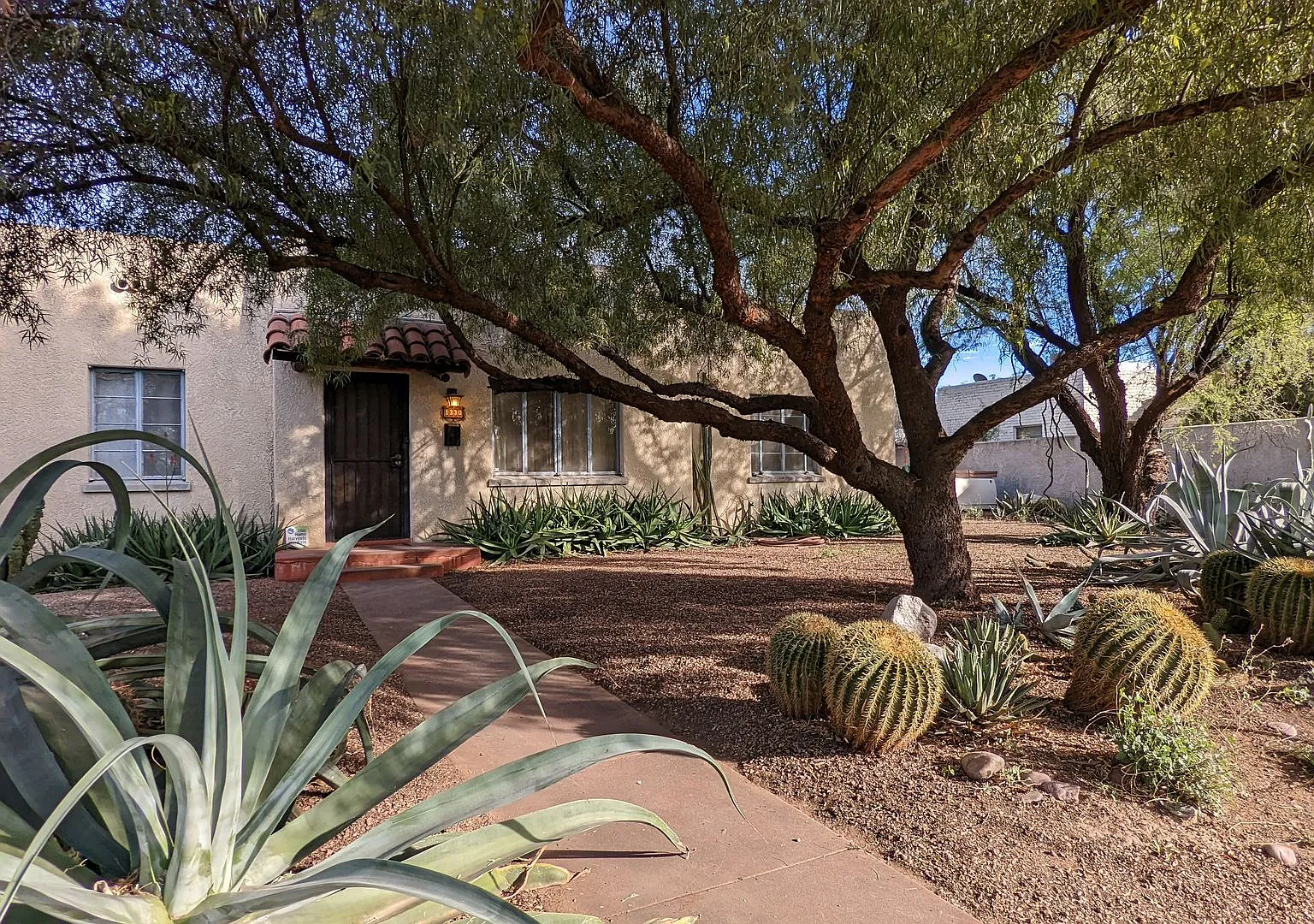 Stunning Central Tucson Home - 3 bed & 2 Bath - UofA & Banner Area — Photo 4