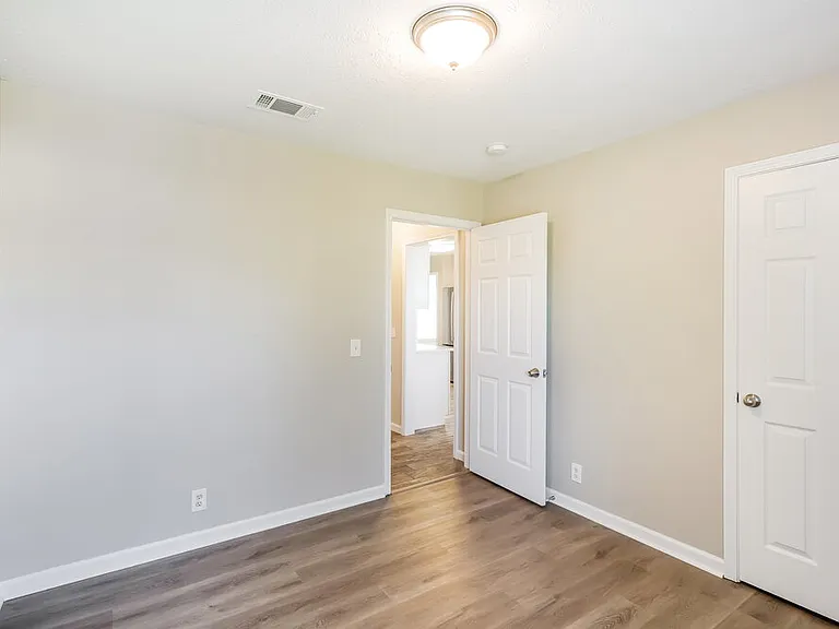 1312 S Hampton Ct — Photo 14