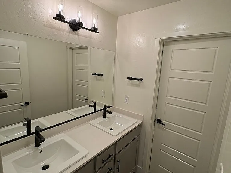 4005 W Babcock Ave — Photo 38