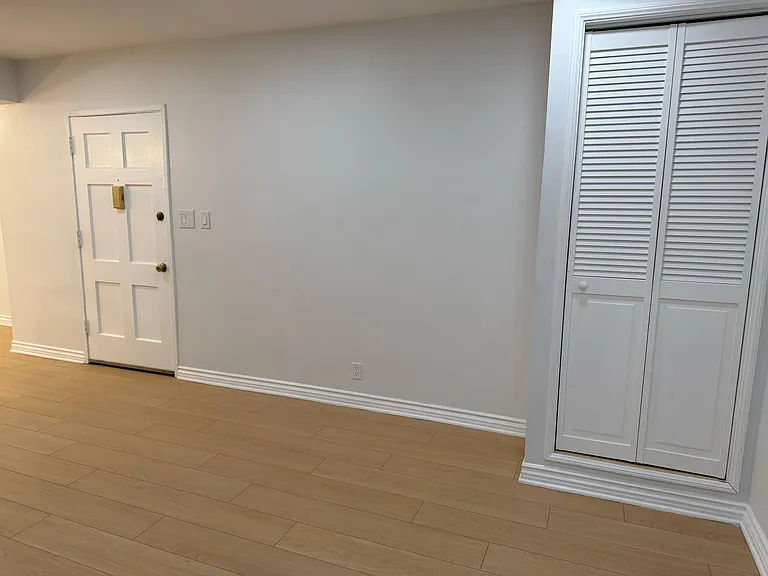 4125 1/2 W Toluca Lake Ave #4123-1/2 — Photo 11