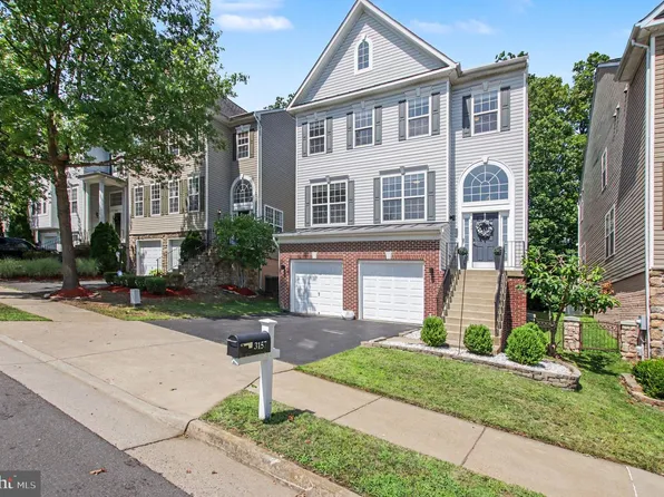 3157 Eagle Ridge Dr, Woodbridge, VA 22191