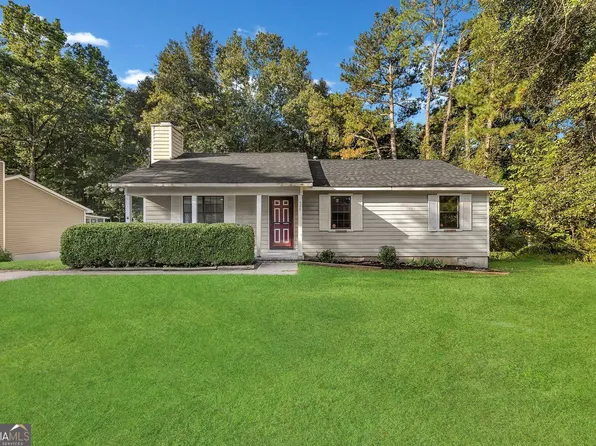 565 Lacebark Dr, Macon, GA 31220