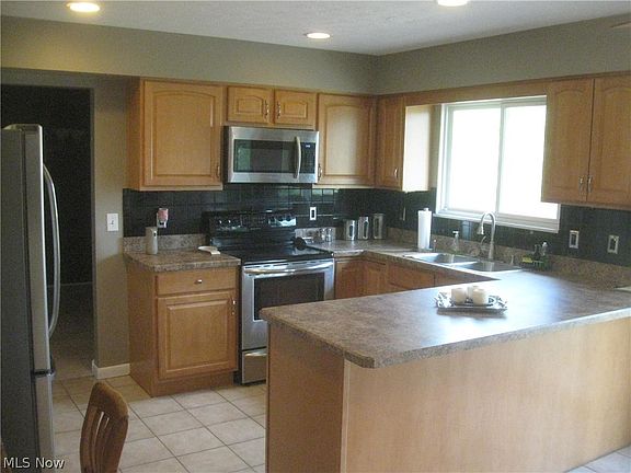 4th image of 16055 Forestwood Dr