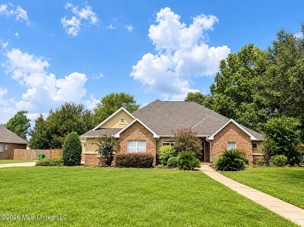 6208 Savanna Dr, Ocean Springs, MS 39564