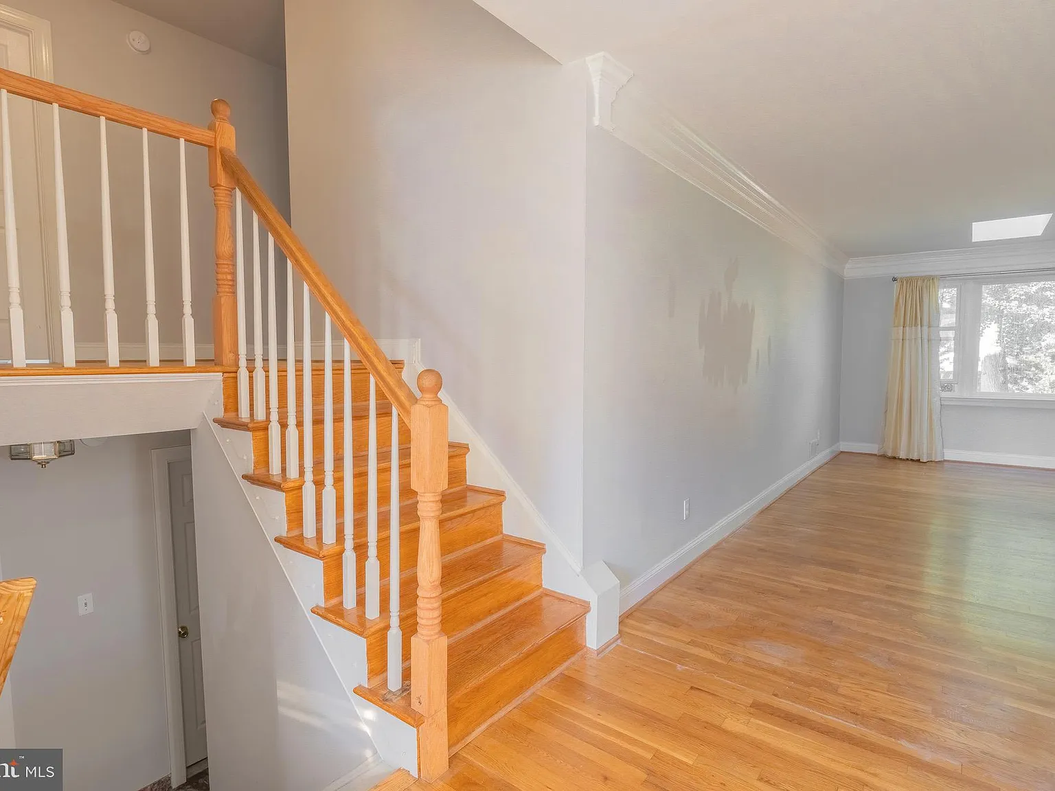 5 bed, 3.5 bath, 2844 sqft, $3,950 — Photo 3