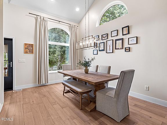 5th image of 8028 Springshire Dr