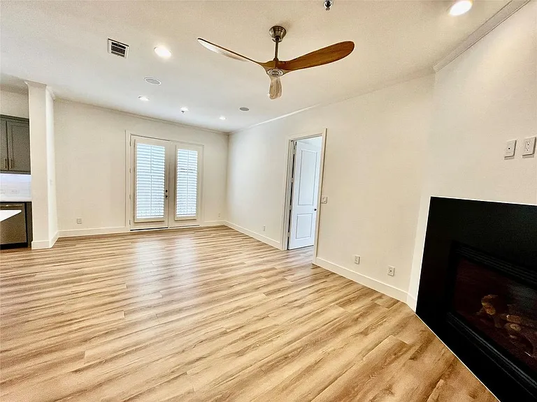5808 McCommas Blvd #A105 — Photo 24