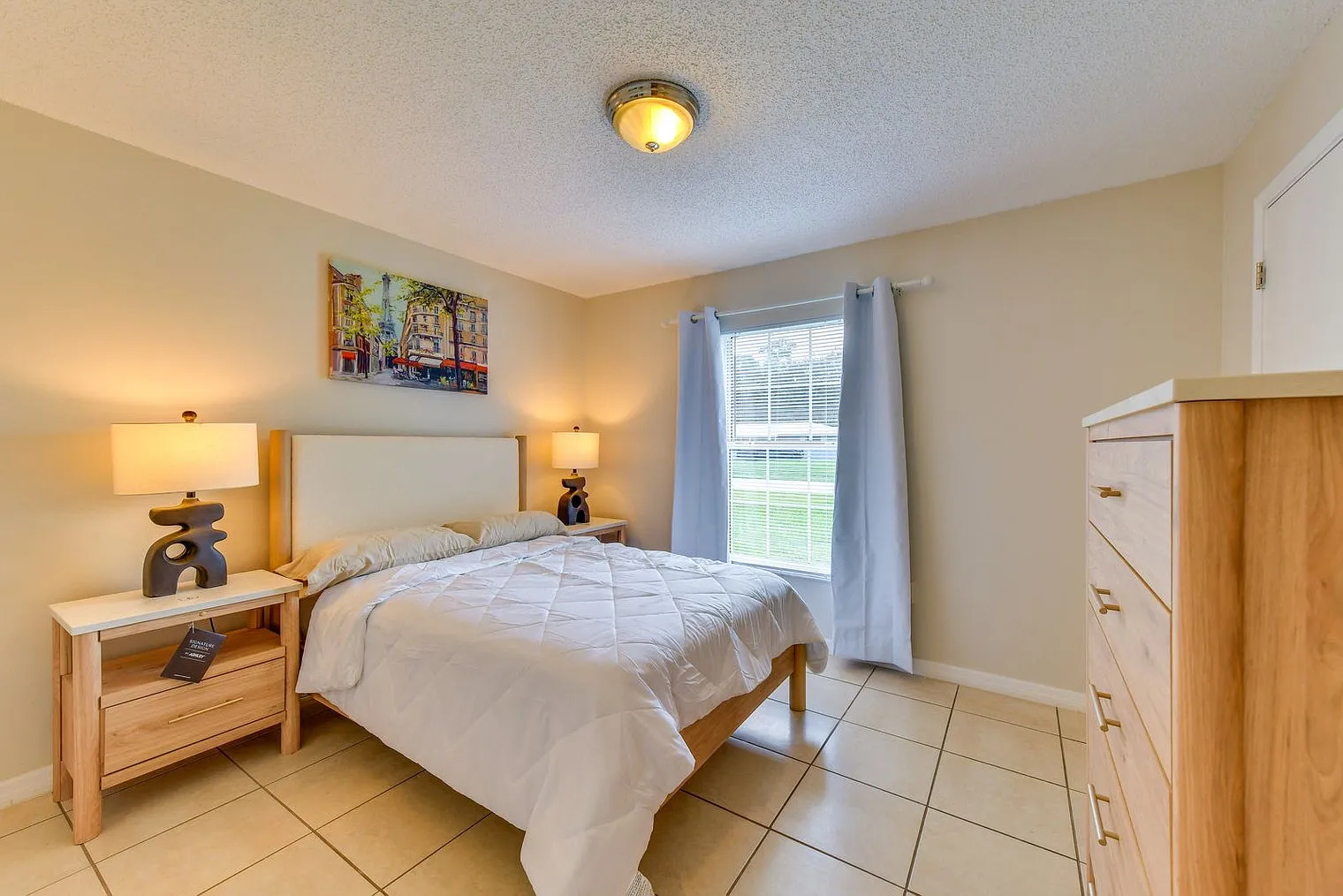 3 bed, 2.0 bath, 1248 sqft, $4,098 — Photo 4