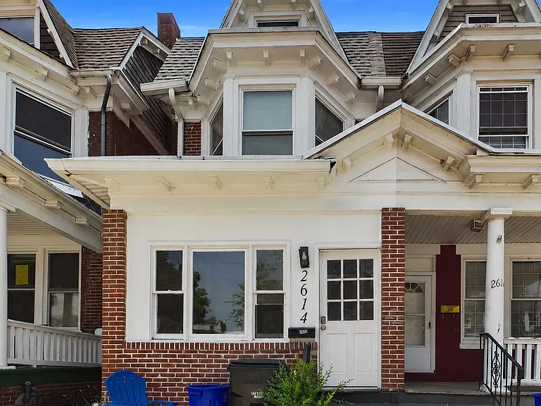 2614 Lexington St — Photo 8