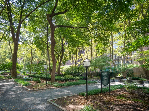 45 Tudor City Place image 10 of 10
