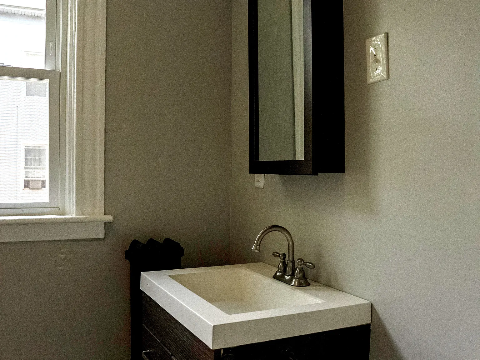 3 bed, 1000 sqft, $3,000 — Photo 4