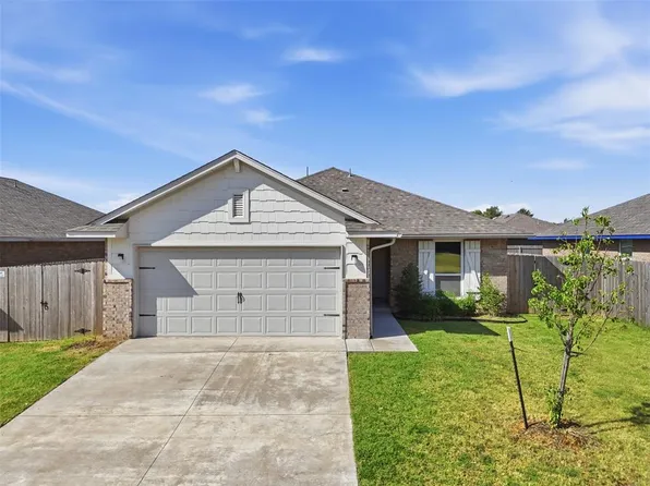 11428 SW 11th St, Yukon, OK 73099