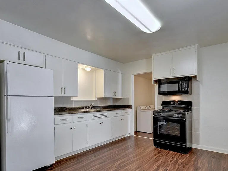 129 Coleman St — Photo 6