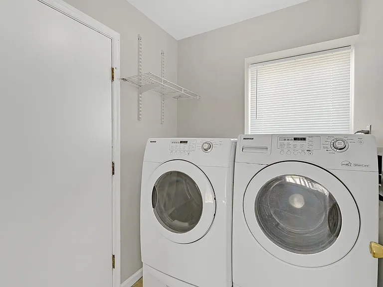 219 Springdale Way — Photo 8