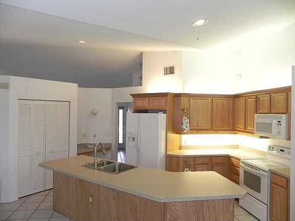 3rd image of 615 Bella Vista Dr