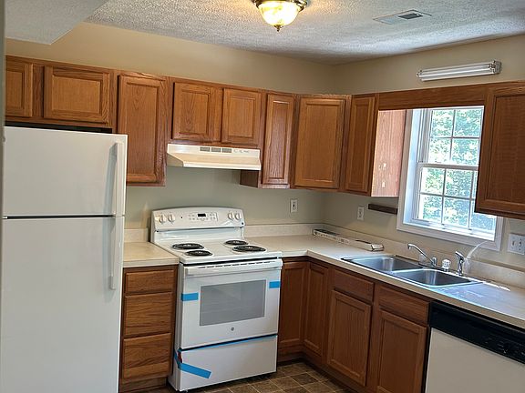 4th image of 417 Three Creeks Ct #B