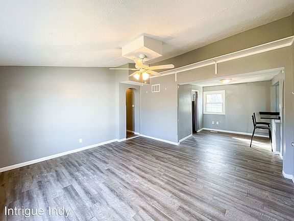 4th image of 3730 Carson Ave