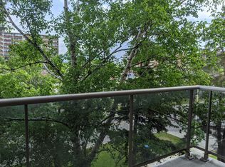 3450 Fieldgate Dr #204, Mississauga, ON L4X 2J5