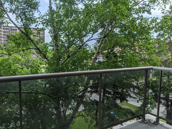 3450 Fieldgate Dr #204, Mississauga, ON L4X 2J5