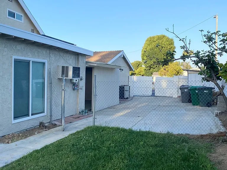 1604 Avenida Del Vis — Photo 27