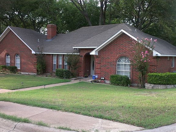 2nd image of 801 Heather Knoll Dr