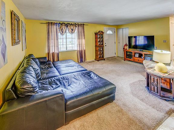4th image of 5755 Vienna Dr