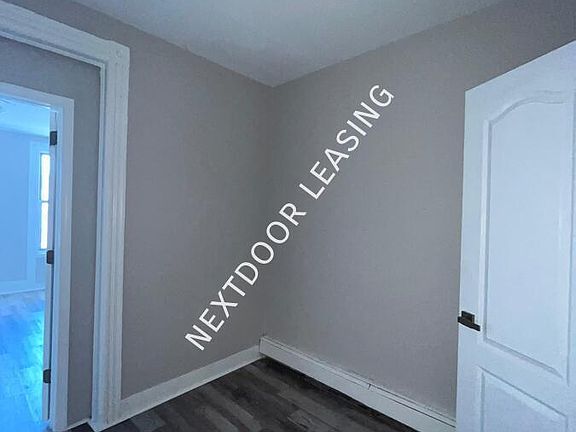 3rd image of 61 Laidlaw Ave #3LM