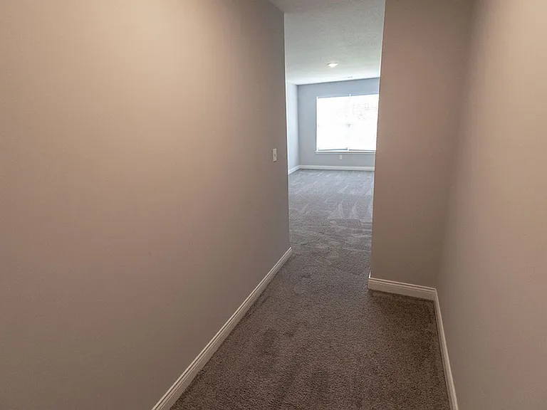 2801 Amberwood Ct — Photo 42