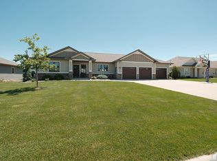 1380 8th Ave SE, Sioux Center, IA 51250