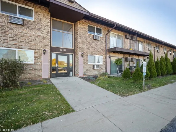 818 E Old Willow Rd APT 205, Prospect Heights, IL 60070