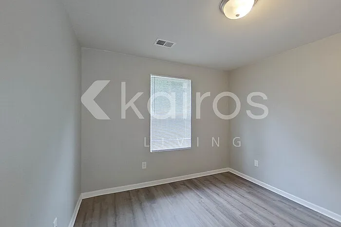 305 Cedar Rdg — Photo 16