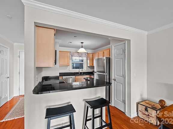 5th image of 9709 Emerald Point Dr Unit 6