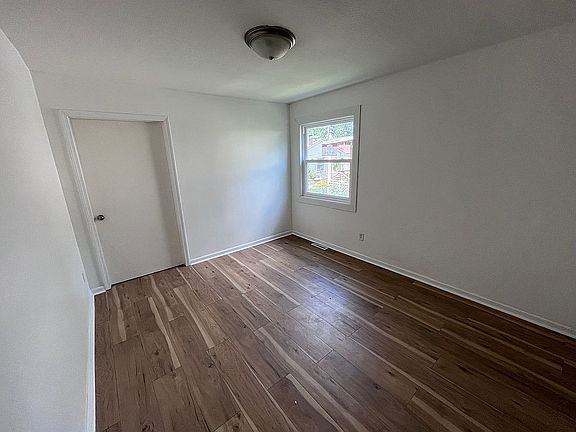 4th image of 595 S Curtis Ave