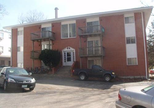 2nd image of 104 E Stewart Rd APT 11