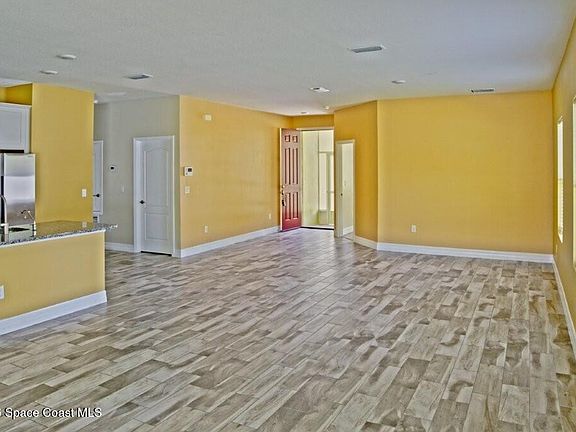 5th image of 948 Wheatley St SE
