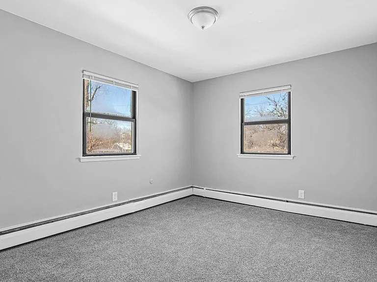 1086 York Ave #1 — Photo 9