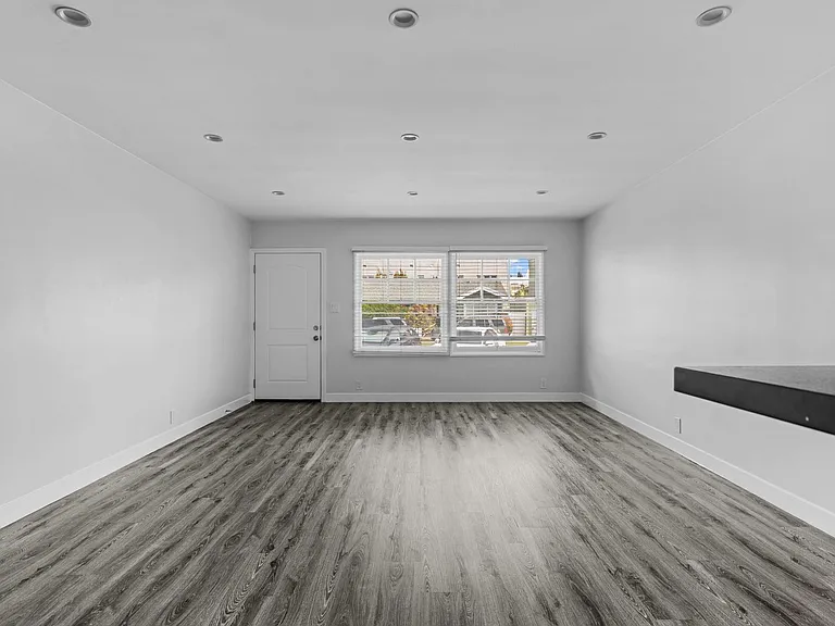 241 Bonito Avenue — Photo 15