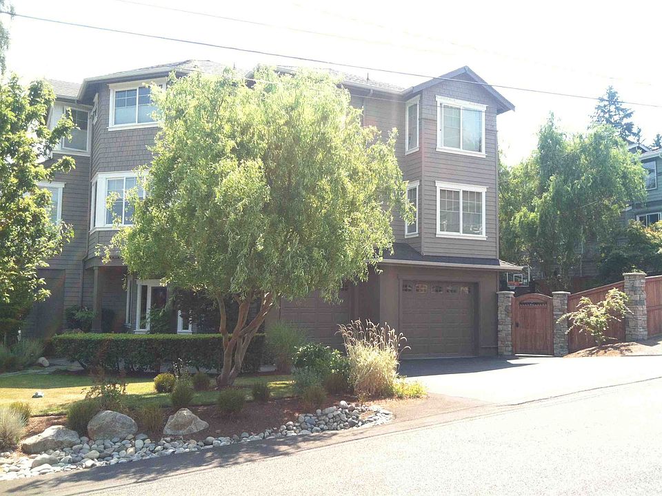 2nd image of 10763 Durland Ave NE