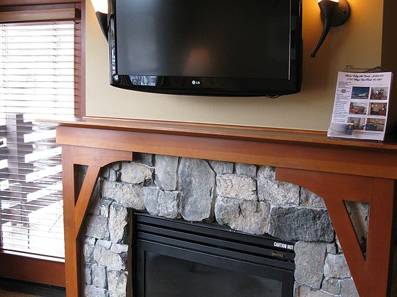 4th image of 1750 Village East Road #5-428