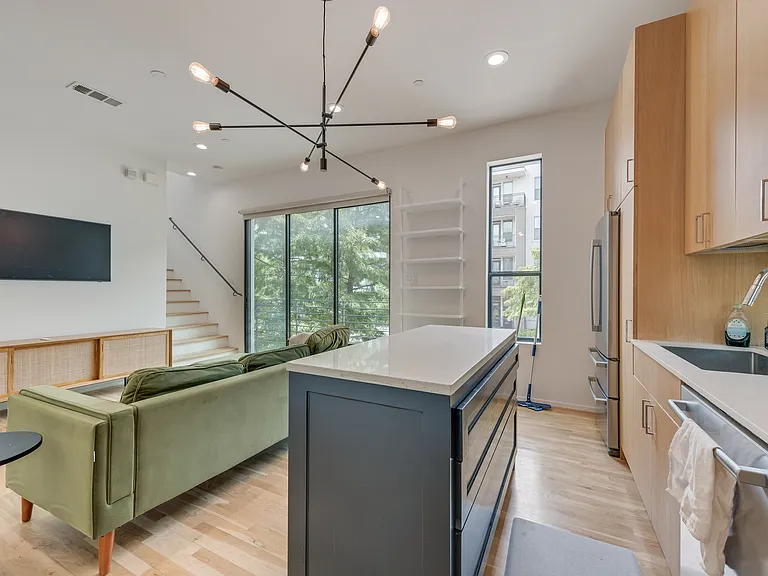 2304 N Garrett Ave #1 — Photo 8