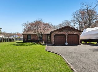 225 Bayview Avenue, East Islip, NY 11730