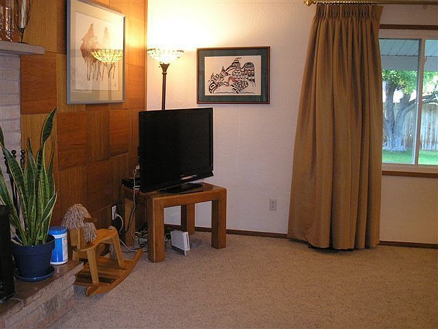 2nd image of 307 Amber St