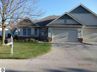 6 Harbor Point Ln, Manistee, MI 49660