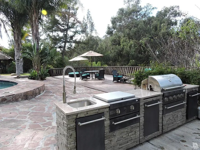 1891 Ramona Dr — Photo 32
