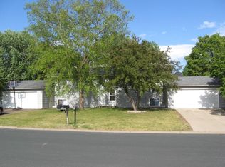 7291 Bagpipe Blvd, Eden Prairie, MN 55346