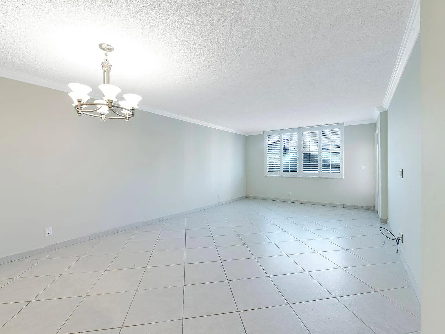 2 bed, 2.0 bath, 1137 sqft, $2,700 — Photo 3
