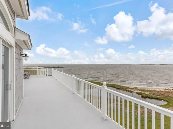 1220 S Green St, Tuckerton, NJ 08087