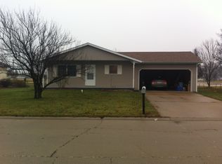 15 Northwest Mnr, Highland, IL 62249